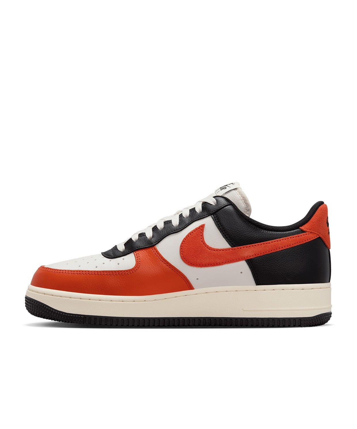 Nike Air Force 1 07 LV8