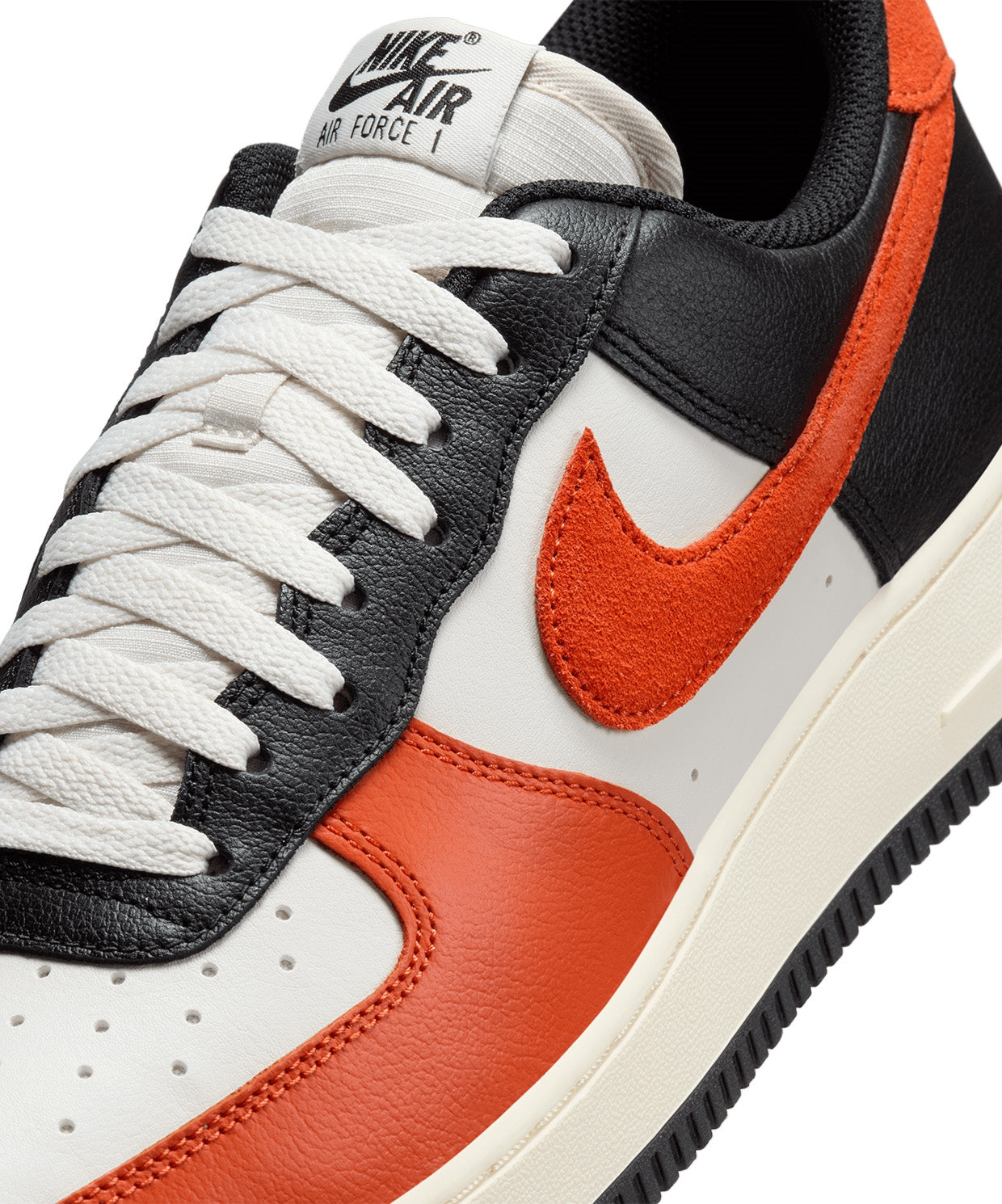 Nike Air Force 1 07 LV8