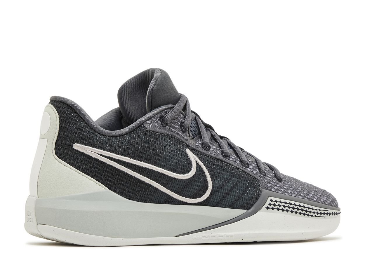 Nike Sabrina 1