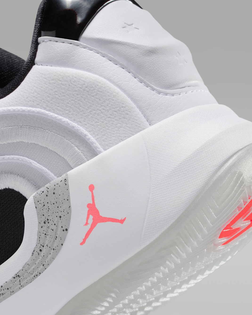 Luka 4 'White Cement'