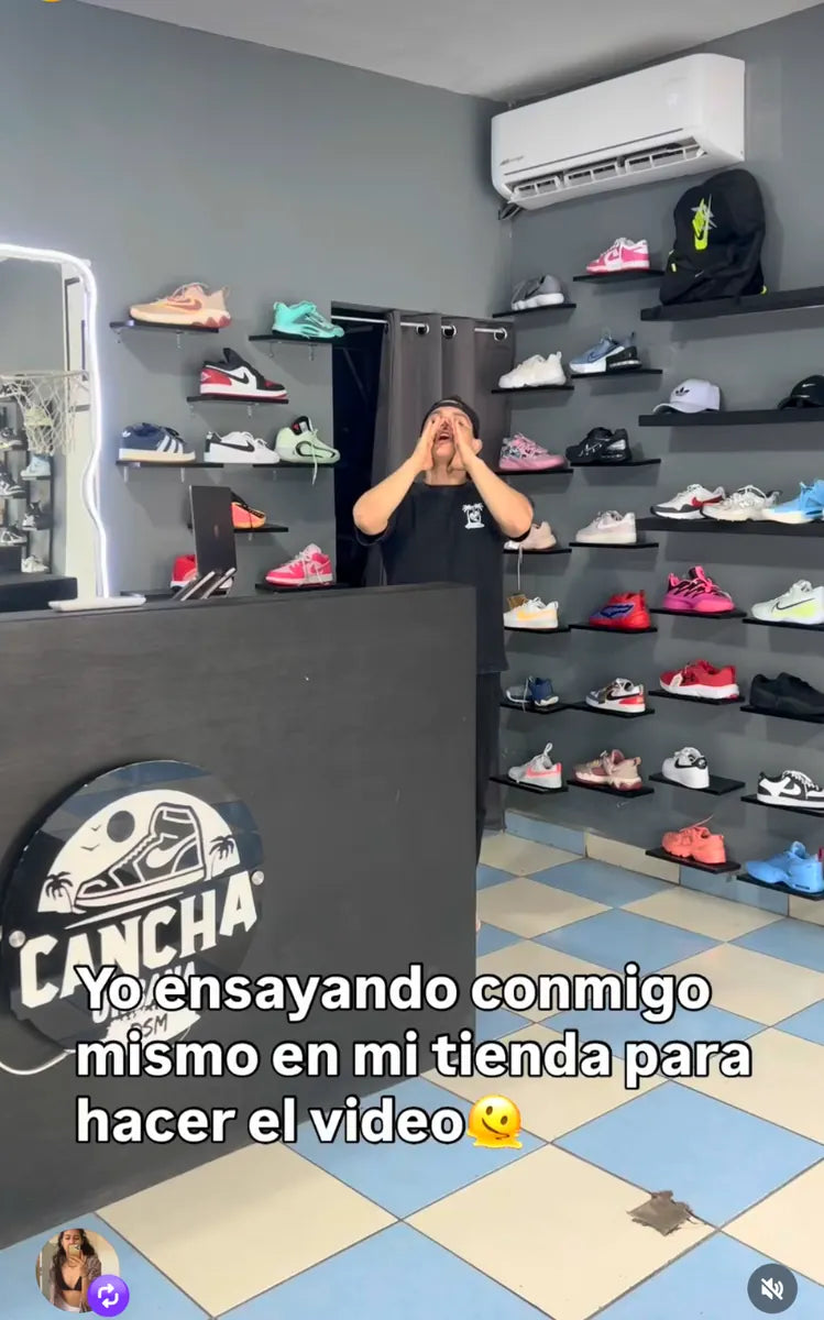 Yo ensayando conmigo mismo en mi tienda